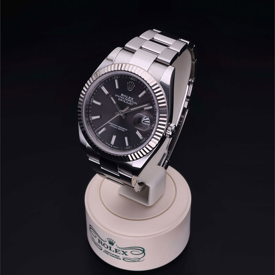 56A88106_04