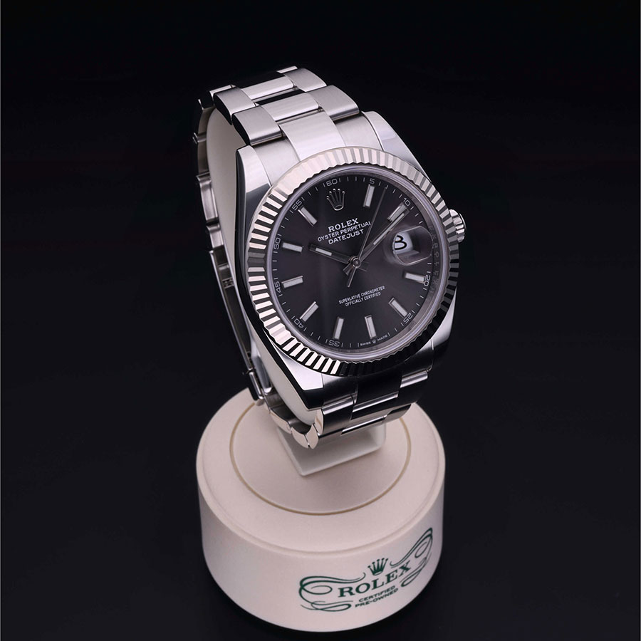 56A88106_34