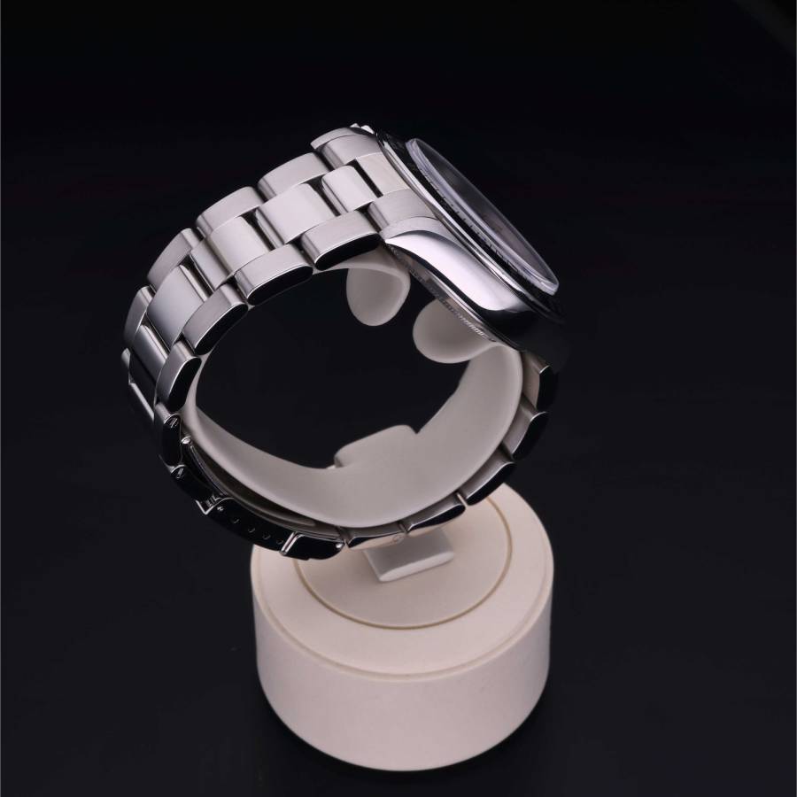 W893843_25