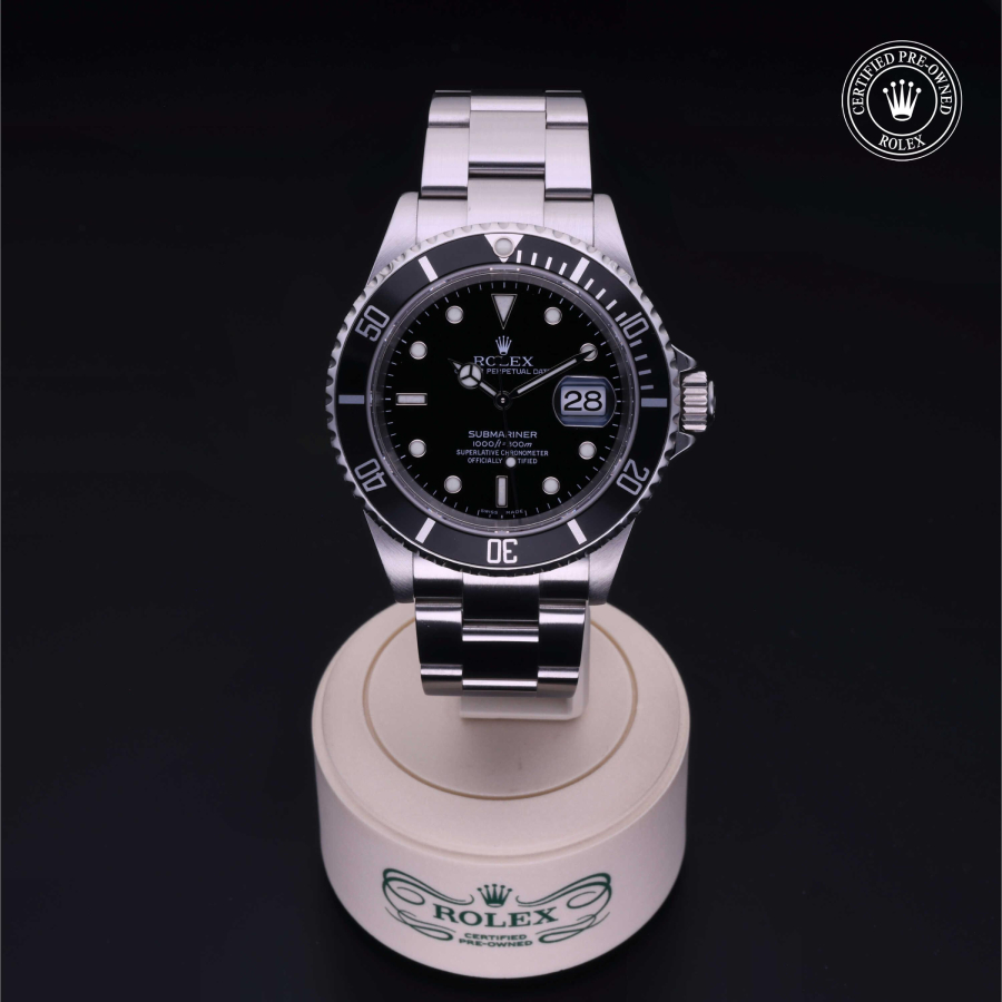 Rolex Oyster Perpetual  Submariner Date (16610)