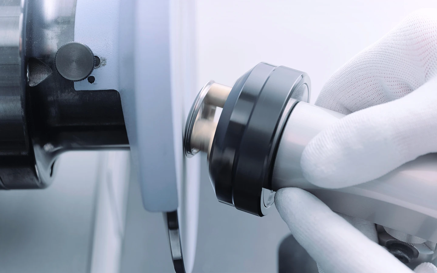 rolex-servicing-procedure-refinishing-of-the-case