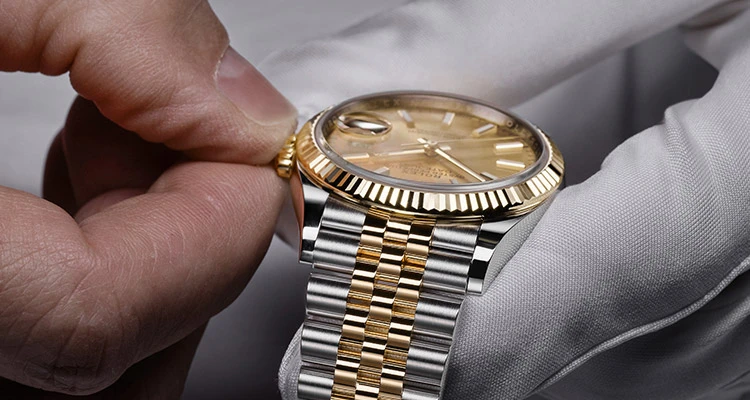servicing-your-rolex-cover_portrait
