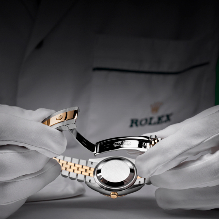 VIAGGIO NEL CUORE DELL’UNIVERSO ROLEX checkerboard_component_03_portrait